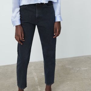 Zara Mom Fit in size 4!
